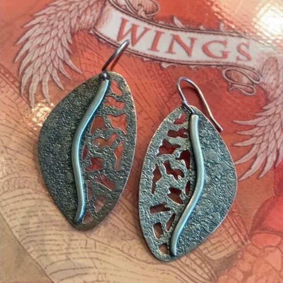 Silpada Leaf Sterling Silver Satin and Oxidized Earrings W1979 - Picture 4 of 13